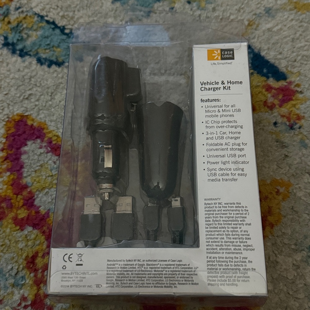 Case Logic Universal Micro & Mini USB Charger Kit - Picture 2 of 2